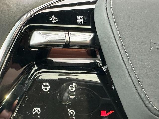 2026 Cadillac VISTIQ Platinum