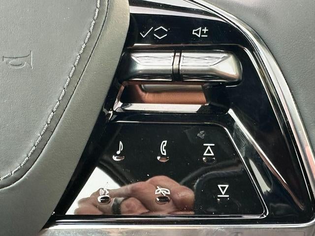 2026 Cadillac VISTIQ Platinum