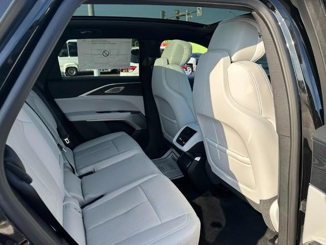 2025 Cadillac LYRIQ Sport 2