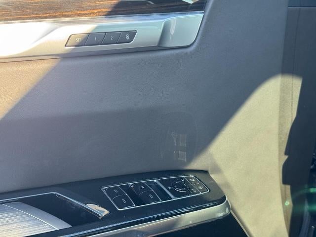 2027 Cadillac Escalade 4WD Luxury