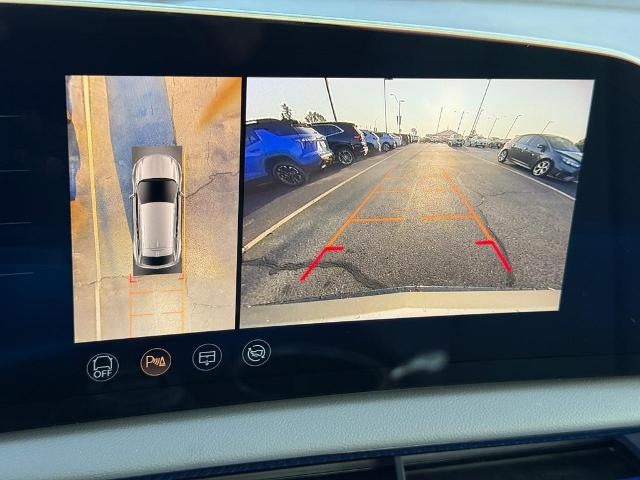 2025 Cadillac OPTIQ Luxury 2