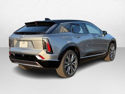 2025 Cadillac OPTIQ Luxury 2