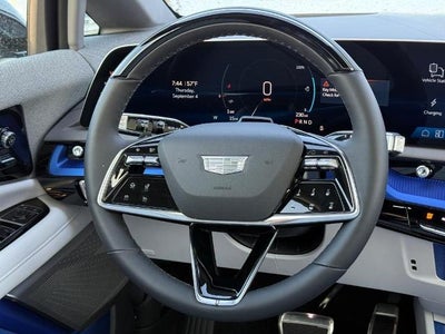 2025 Cadillac OPTIQ Luxury 2